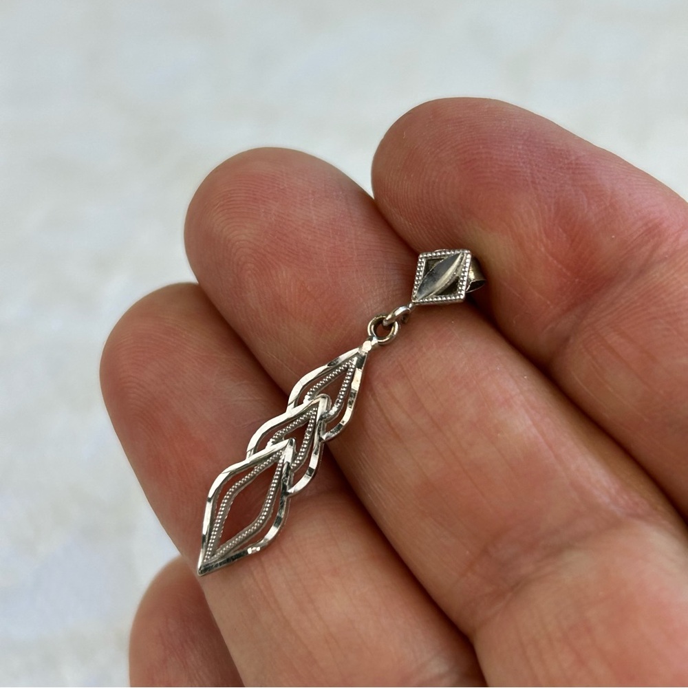 14kt Solid White Gold Single Dangle Earring Roman… - image 3